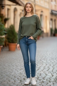 Pulover dama cu broderie pe maneci COD BLUZA-160