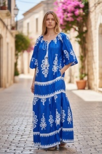Rochie lunga de vara cu model floral elegant