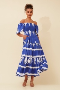 Rochie lunga de vara cu model floral elegant