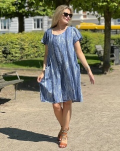 Rochie dama fabricatie Italia, croiala moderna, usoara si eleganta