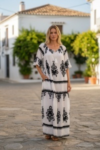 Rochie lunga de vara cu model floral elegant