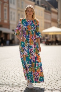 Rochie lunga de vara cu model floral elegant