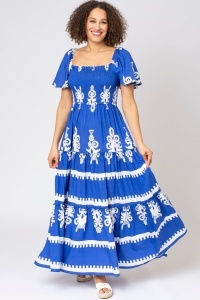 Rochie lunga de vara cu model floral elegant
