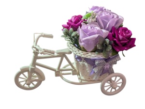 Bicicleta deosebita cu 5 trandafiri din sapun cod x40150