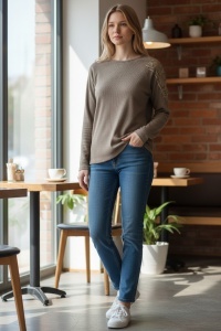 Pulover dama cu broderie pe maneci COD BLUZA-156