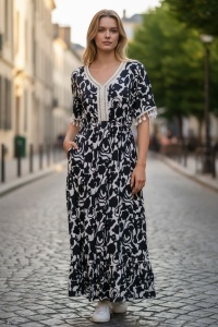 Rochie lunga de vara cu model floral elegant