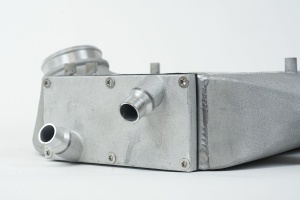 CSF RACE F8X M3 / M4 / M2 Comp Top Mount Charge-Air-Cooler - Raw Finish - Img 8