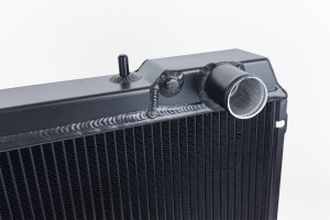 R32 Skyline GT-R/GTS High-Performance All-Aluminum Radiator - Black - Img 3