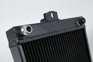 CSF RACE BMW F8X M3/M4/M2 Comp High-Performance Auxiliary Radiator - Img 6