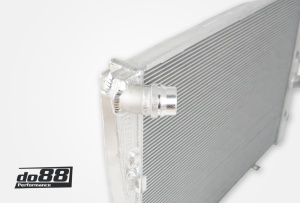 BMW E90 M3 Radiator Aluminum - Img 4
