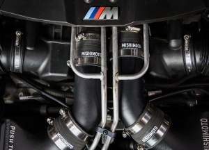 Mishimoto 12-16 BMW F10 M5 Intercooler Pipe Kit, Micro Wrinkle Black - Img 1