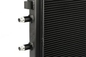 CSF RACE BMW F8X M3/M4 Front Mount Heat Exchanger w/ rock guard - Black - Img 4