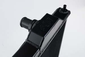 CSF RACE Mitsubishi Evo 7/8/9 Full Size Slim Radiator w/ 12in SPAL Fan - Black - Img 5