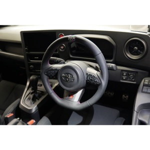 HKS 51999-AT005 Steering Wheel for TOYOTA GR Yaris (GXPA16) / GR Corolla (GZEA14H) - Img 2