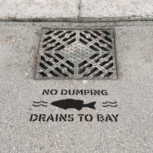 Sablon Perete vopsire, tencuiala 0.7mm No Dumping Drains to Bay Refolosibil, model MXSP7224 - Img 3