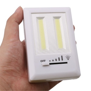 Prenosiva led lampa sa podešavanjem jačine svetla