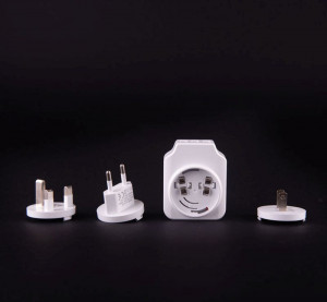 Putni punjač sa 3 x USB izlaza, 3.4A, adapteri za EU, UK, USA strujne utičnice, WEWO W-008 - Img 4