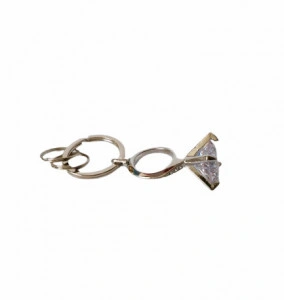 Breloc inel cu piatra diamant