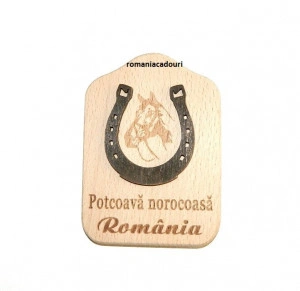 Potcoavă norocoasă din lemn - România