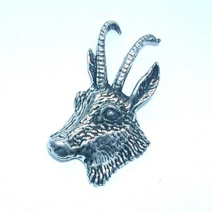 Insigna Vanator Cap Capra Neagra