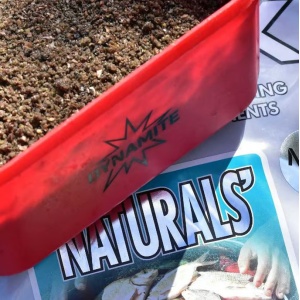 Nadă Dynamite Baits Silver X Naturals 1.8kg
