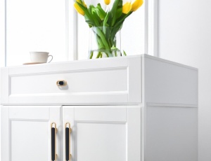 Maner metalic pentru mobilier, model Kelen, distanta dintre gauri = 128 | 224 mm, finisaj auriu lucios/negru mat - Img 2