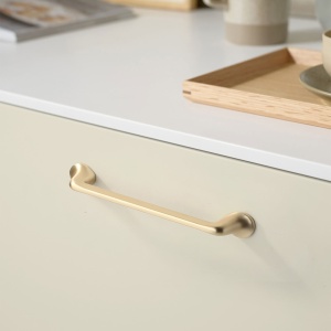 Maner metalic pentru mobilier, model Ilma, distanta dintre gauri = 160 | 192 | 320 mm, finisaj auriu mat