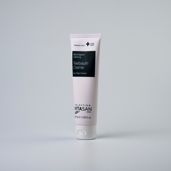Cremă calmantă cu Arbore de ceai pentru un ten sensibil - 100 ml.