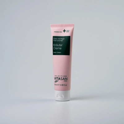 Cremă pentru îngrijirea picioarelor umflate cu extract de arnică și nalbă de padure - 100 ml.