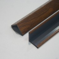 Angolari PVC 20 x 20 pellicolati in 77 colori spessore 2 mm, paco da 3 barre di 6 mt