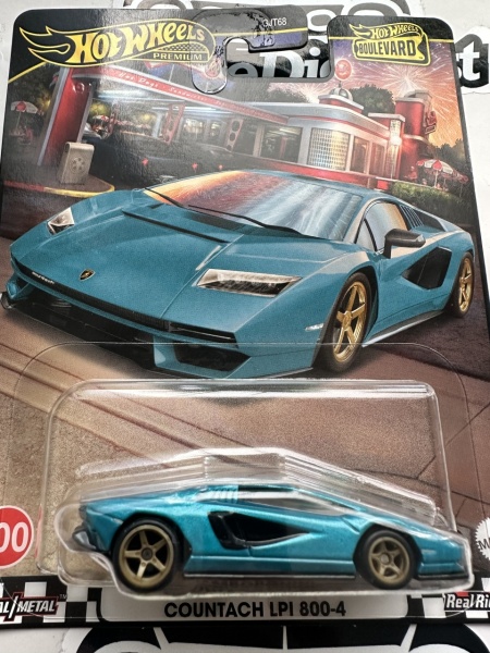 1:64 Lamborghini Countach LPI 800-4 Boulevard Series