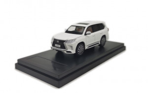 1:64 Lexus LX570 2018 White