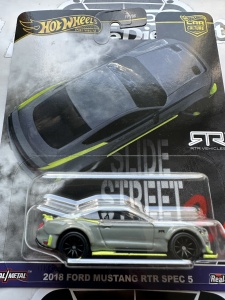 1:64 2018 Ford Mustang RTR Spec 5 Slide Street 2