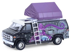 1:64 1978 GMC Vandura Custom Van The Great Outdoor Series 4 - Img 2