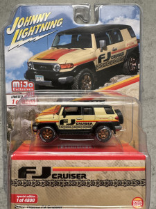 1:64 2007 Toyota FJ Cruiser Beige
