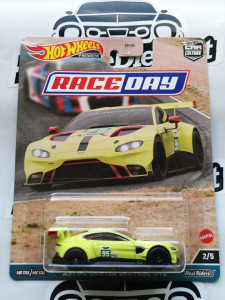 1:64 Aston Martin Vantage GTE Race Day