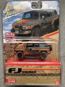 1:64 2007 Toyota FJ Cruiser Grey