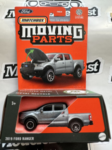 1:64 2019 Ford Ranger Silver Moving Parts