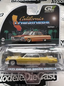 1:64 1971 Cadillac Sedan Deville California Lowriders Series 7