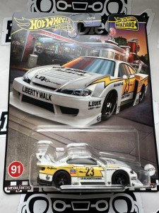 1:64 LB Super Silhouette Nissan Silvia (S15) Boulevard Series