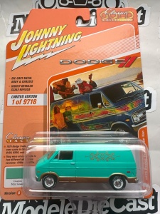1:64 1976 Dodge Tradesman Van Custom Mint Green