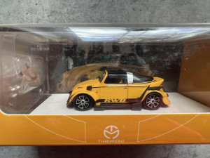 1:64 RWB Beetle Yellow with Figure - Img 2