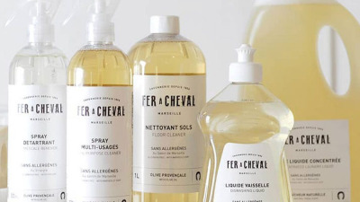 Detergentul lichid de spălat vase: 4 utilizări surprinzătoare