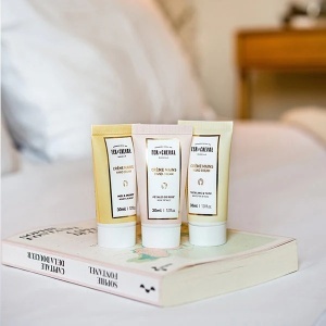 Crema de Maini hidratanta cu unt de Shea, ulei de Migdale 30ml - Ceai Alb si Yuzu - Fer a Cheval - Img 2