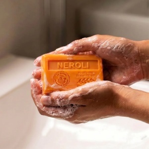 Sapun hidratant cu Unt de Shea bio 125g - Neroli - Img 6