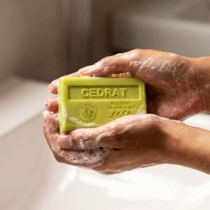 Sapun hidratant cu Unt de Shea bio 125g - Cedrat - Img 5