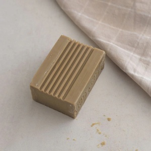 Sapun de Marsilia Pentru Indepartarea Petelor Imbogatit cu Nuci de Sapun 250g - Img 3