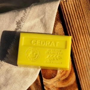Sapun hidratant cu Unt de Shea bio 125g - Cedrat - Img 2