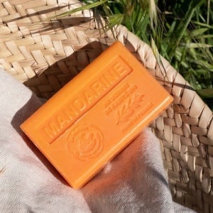 Sapun hidratant cu Unt de Shea bio 125g - Mandarina - Img 2