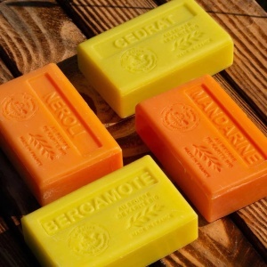 Sapun hidratant cu Unt de Shea bio 125g - Mandarina - Img 10
